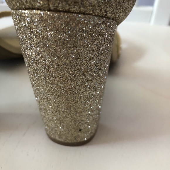 Gold Guess heels - Picture 9 of 11